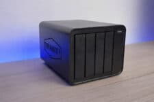 Monte seu próprio Google Drive e Netflix em casa com um NAS TerraMaster de 32TB