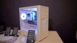 Thermaltake em 2026: gabinetes retrô, gabinete para dois PCs e acessórios com telas e RGB