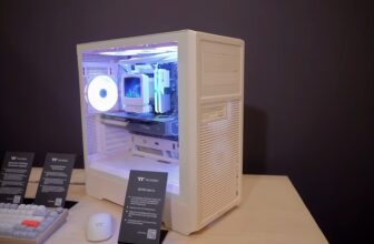 Thermaltake em 2026: gabinetes retrô, gabinete para dois PCs e acessórios com telas e RGB