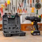 WAP Parafusadeira e Furadeira a Bateria Li-Ion 12V BPF 12K3 BLACK Carregador Bivolt com Maleta e Kit de 13 Acessórios