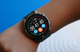 Xiaomi Watch 5 é lançado com bateria de até 6 dias, aço inox e tela gigante de 1,53”