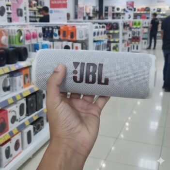Caixa de Som Bluetooth JBL Flip 7 Branca