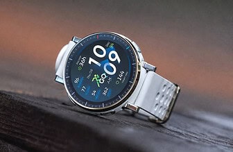 Amazfit Active 3 Premium é lançado com safira, aço inox e AMOLED 3000 nits
