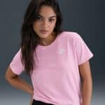 Camiseta Nike Sportswear Club Essentials Feminina