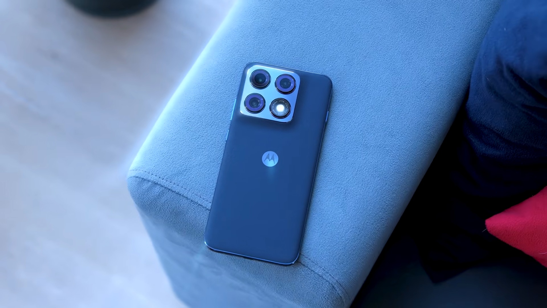 CHEGOU MOTO EDGE 70 PRO PRIMEIRO UNBOXING Adeus POCO X8 PRO 3 0 screenshot CHEGOU MOTO EDGE 70 PRO PRIMEIRO UNBOXING Adeus POCO X8 PRO 3 0 screenshot