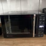 Micro-ondas Electrolux 23L Preto Efficient com Descongelamento Assistido 127v ME23P