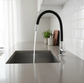 Torneira Tubo Flexível Bancada Cozinha Color Preta Luxo Cor Preto Alpha Hidrometais Torneira C65