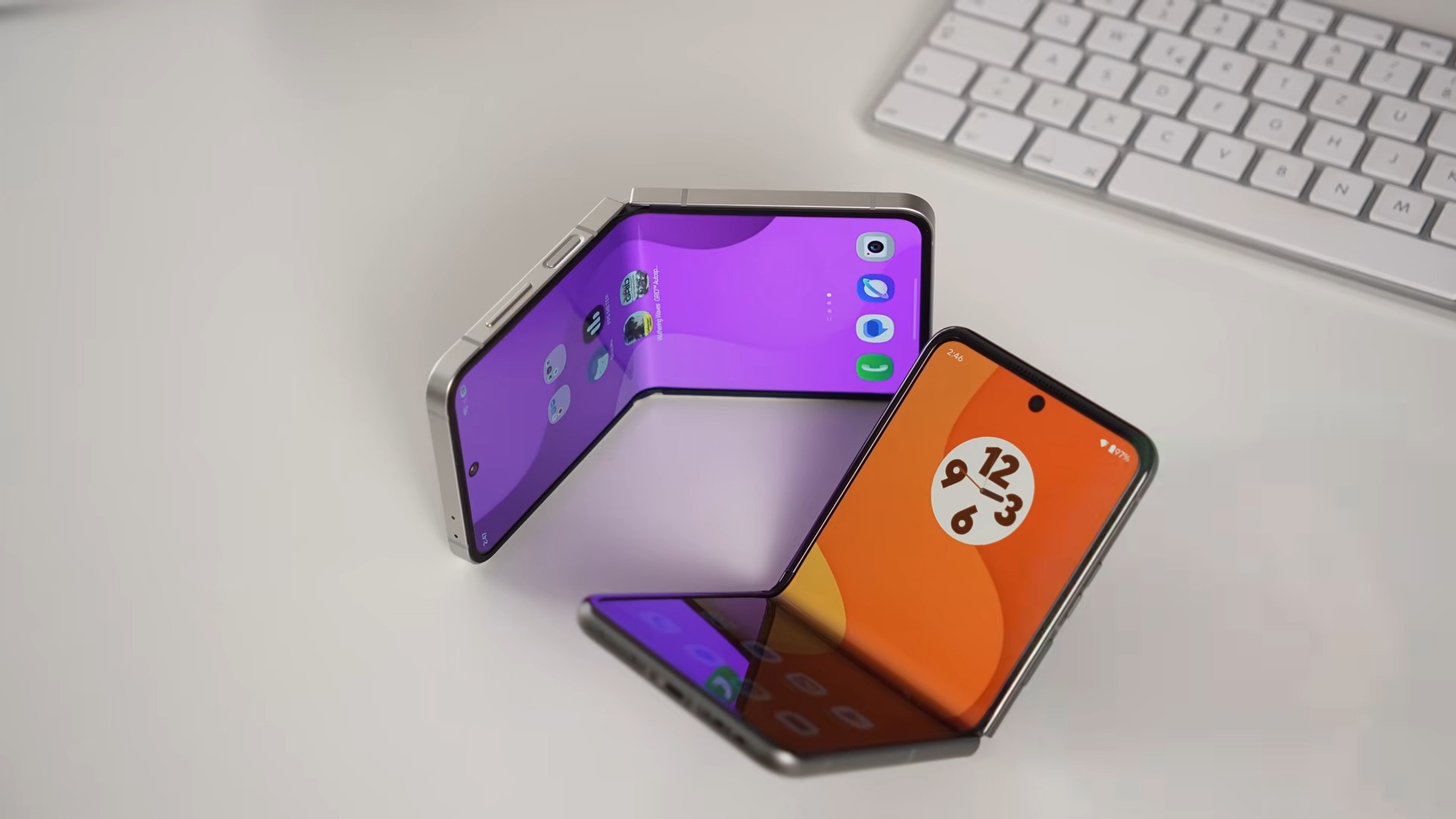 Razr 2026 vs Galaxy Z Flip7 FE 2 4 screenshot Razr 2026 vs Galaxy Z Flip7 FE 2 4 screenshot