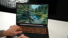 ASUS TUF F16 RTX 5060 vale a pena? Review completo do notebook gamer com Intel Core i5 e arquitetura Blackwell