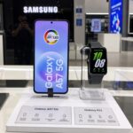 Smartphone Samsung Galaxy A57 128GB Azul Escuro - 5G + Smartband Samsung Galaxy Fit3 Grafite