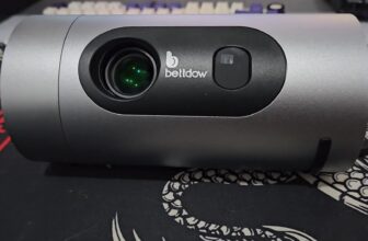 Bettdow AC1093 Pro é bom? Review completo do projetor compacto com Android TV e USB-C
