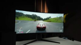 TCL 34R83Q: monitor ultrawide Mini LED de 34” entrega 180 Hz, HDR 1400 e mais de 1.100 zonas