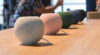 Apple HomePod mini 2 é lançado com chip S10, iluminação sincronizada com músicas e suporte à Siri AI