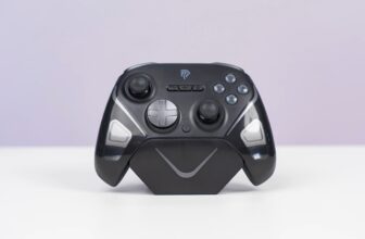 EasySMX D10 é um dos melhores controles custo-benefício? Testamos com TMR, 1000 Hz, giroscópio e base de carregamento