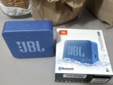 Caixa de Som JBL Go Essential 2, Bluetooth, 3.1 W RMS, Azul | Portátil, À Prova D’água e Poeira, Bateria de até 5h, Auracast, Som JBL Original Pro Sound