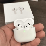 AirPods 4