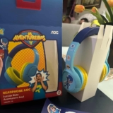 AOC – Headphone Bluetooth Luccas Neto Aventureiro Azul LN001BL/00 com adesivos para personalizar seu fone!