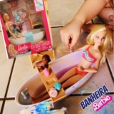 Barbie Fashion & Beauty Boneca e banheira Banho de Confete