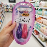 BIC Aparelho De Depilar Soleil Rosa E Roxo Com Fita Lubrificante De Óleo De Coco 919463 2 Unidades