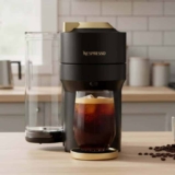 Cafeteira Nespresso Vertuo Pop+ Preta E Dourada