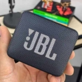 Caixa de Som Portátil JBL Go Essential com Bluetooth e à Prova d’Agua – Preto
