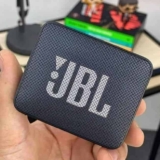 Caixa de Som Portátil JBL Go Essential com Bluetooth e à Prova d’Agua – Preto