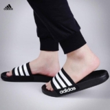 Chinelo Adilette Shower adidas