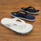 Chinelo Crocs Bayaband Flip Black/white