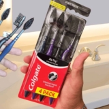 Escova Dental Colgate ZigZag Carvão 4 unid