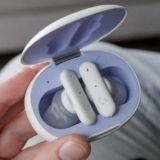 Fone de Ouvido Gamer True Wireless Logitech G FITS USB/Bluetooth, Quatro Microfones, Ajuste LIGHTFORM, PC/Mac, PS, Switch, Branco-985-001204