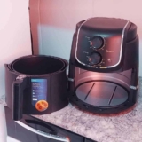 Fritadeira sem óleo GourmetFry 4L Midea 127V/60Hz