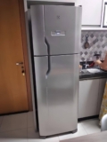 Geladeira/Refrigerador Frost Free cor Inox 310L Electrolux (TF39S) 127V