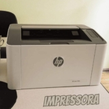 HP, Impressora HP Laser 107a. Tecnologia de impressão Laser Impressora para Pequenas e Médias Empresas. Conectividade: USB 2.0 de alta velocidade (4ZB77A), Branco/Cinza