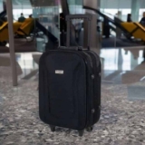 Mala pequena Lucerna Soft 2 Rodas Swiss Move Preta