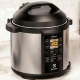 Panela de Pressão Elétrica Electrolux 6L Preta Experience por Rita Lobo (PCC20)