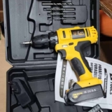 Parafusadeira Furadeira Sem Fio Bateria 12v Para Madeira Metal Cor Amarelo e Preto Frequência 60 110V/220V