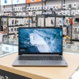 Notebook Lenovo IdeaPad 1 15IRU7 Intel Core i3-1315U 8GB 256GB SSD Linux 15.6″ – 83QJS00000 Cloud Grey