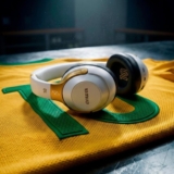 Fone De Ouvido Headphone Neymar Jr. Aiwa AWS-HP-NJ-01-WG Bluetooth Branco/dourado EDIÇÃO LIMITADA