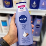 NIVEA Loção Deo-Hidratante Soft Milk 400ml, Hidratação Profunda 72h, Hialurônico Puro, Corporal, Pele Seca