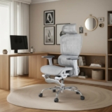 Cadeira De Escritório Ergonômica Mônaco WT07 Luvinco Malha Respirável Com Suporte Lombar Adaptável Apoio Para Pés Retrátil Encosto Ajustável Seis Posições Cor Cinza Suporta 200kg