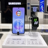 Smartphone Samsung Galaxy A57 128GB Azul Escuro – 5G + Smartband Samsung Galaxy Fit3 Grafite