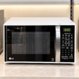 Micro-ondas LG 30L Branco Limpa Fácil – 220V