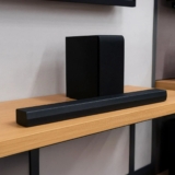 Soundbar LG 300W RMS, 2.1 Canais, Dolby Digital, Sem fios, Bluetooth 5.3, Entrada Óptica, HDMI, AI Sound Pro – S40T
