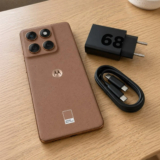 Smartphone Motorola Edge 60 Fusion 5G – 256GB 8GB RAM+16GB Ram Boost, Tela Quad-Curve moto AI 50MP Sony Camera ultrarresistencia militar IP68 + IP69 – Mocha Mousse