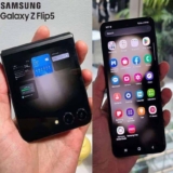 Samsung Galaxy Z Flip5 256GB Tela dobrável de 6.7″ Dual Chip 8GB RAM Câm. Dupla até 12MP + Selfie 10MP – Grafite