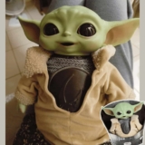 Star Wars, Pelúcia Grogu com Armadura Beskar, 21 cm de Altura, Inspirado na série Star Wars: The Mandalorian, Mattel