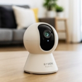 Steck, Câmera De Segurança Interna Ptz 360 Super HD (3MP), Wi-Fi, Áudio bi-direcional, Detecção de som e movimento, Visão noturna, Armazenamento Local 128gb, Compatível com Alexa – SMBC3BS1