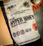 Suplemento en pó ProFit Laboratórios Proteínas sabor morango x 900g