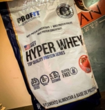 Suplemento en pó ProFit Laboratórios Proteínas sabor morango x 900g