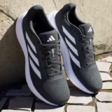 Tênis Response adidas